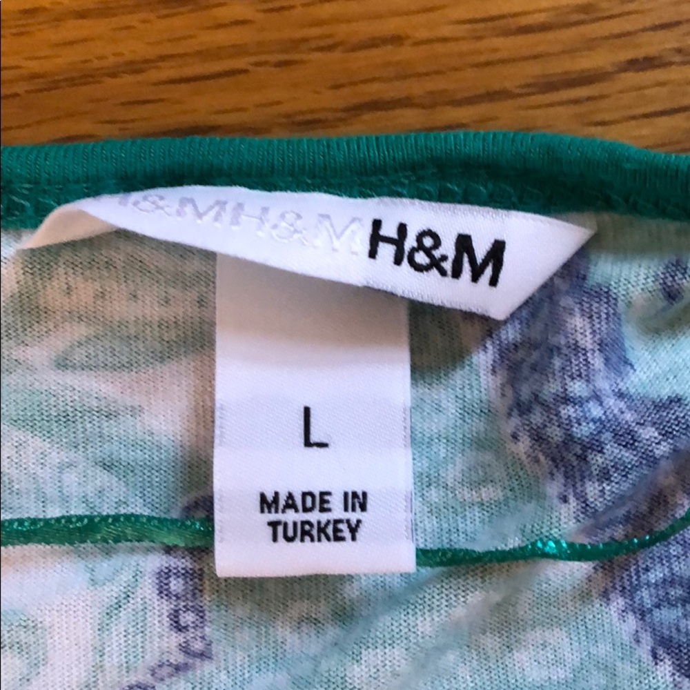 🆕 H&M t-shirt - Picture 3 of 4